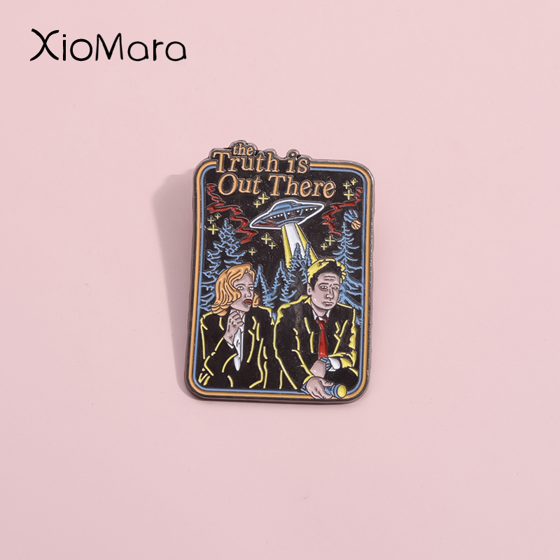 Science Film UFO Enamel Pins C - Science Buddies บทวิจารณ์และราคา